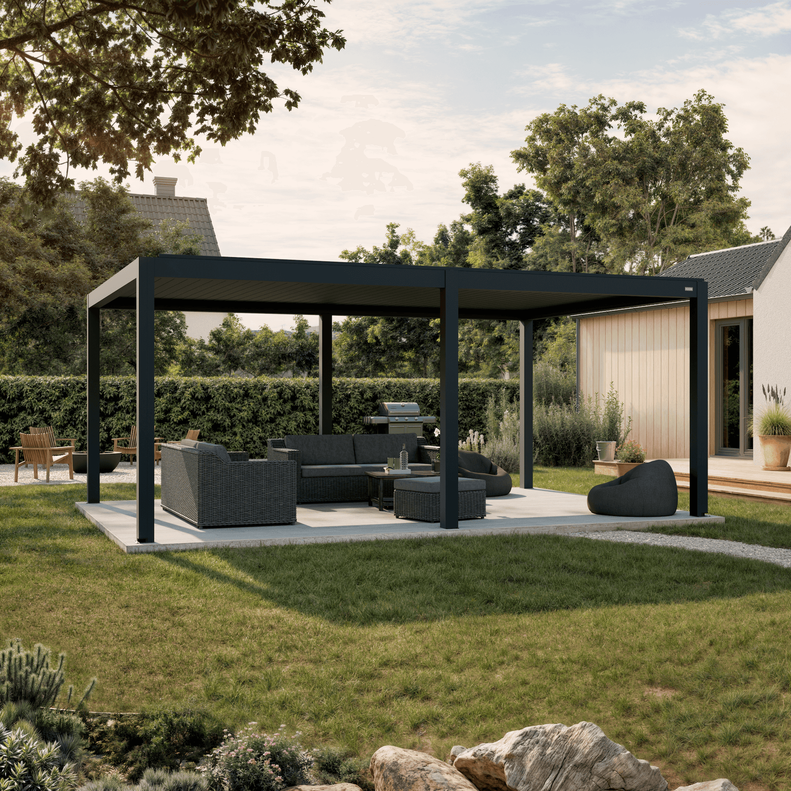 Pergola Equa — anthracite 13' × 19' aluminum louvered pergola, freestanding